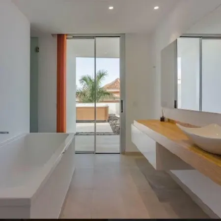 The Pearl Villa Costa Adeje (Tenerife)