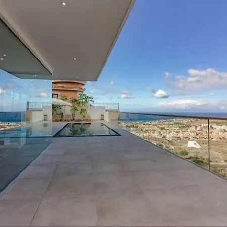 The Pearl * Costa Adeje (Tenerife)